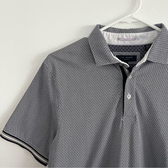 Mens Ted Backer size 4 - Picture 2 of 4